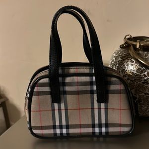 SOLD——Mini Burberry checkered bag - kiddy size